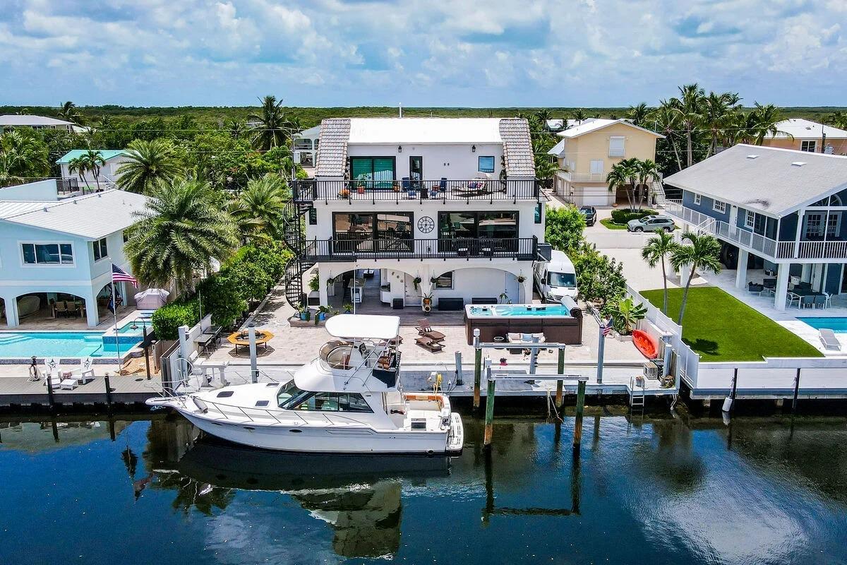 Florida Keys vacation rentals with hot tubs